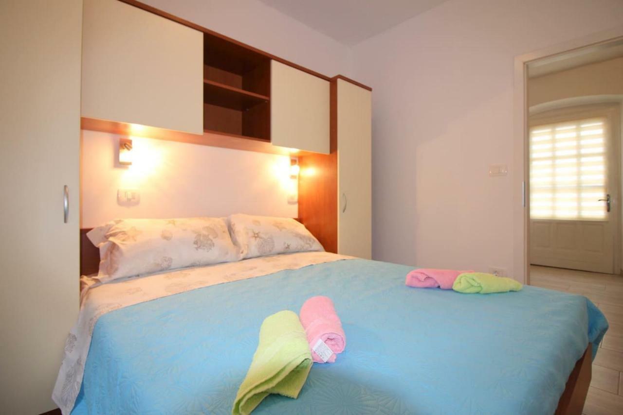 Apartment Noemi In City Center Porec Luaran gambar