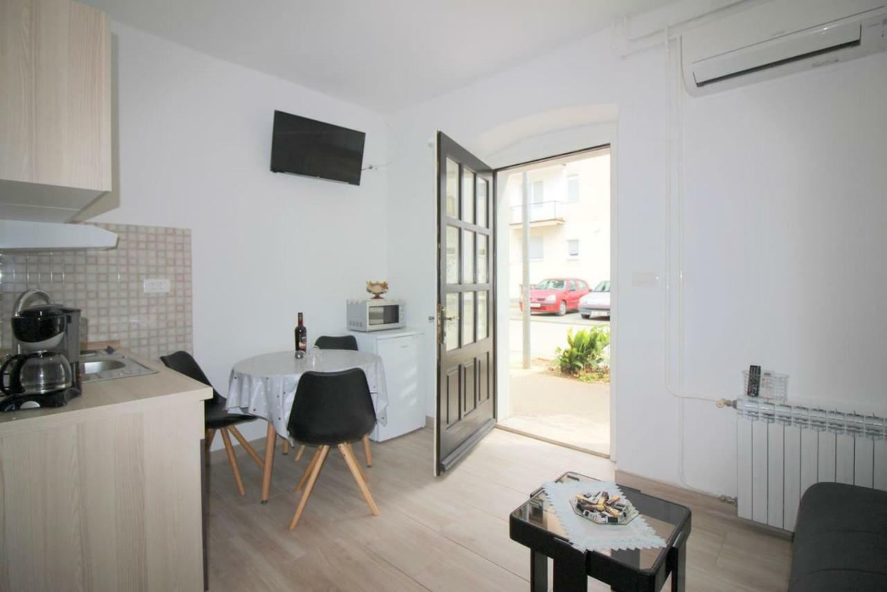 Apartment Noemi In City Center Porec Luaran gambar