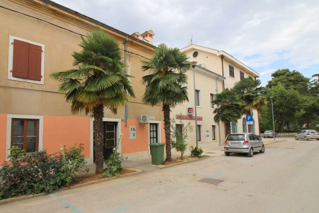 Apartment Noemi In City Center Porec Luaran gambar